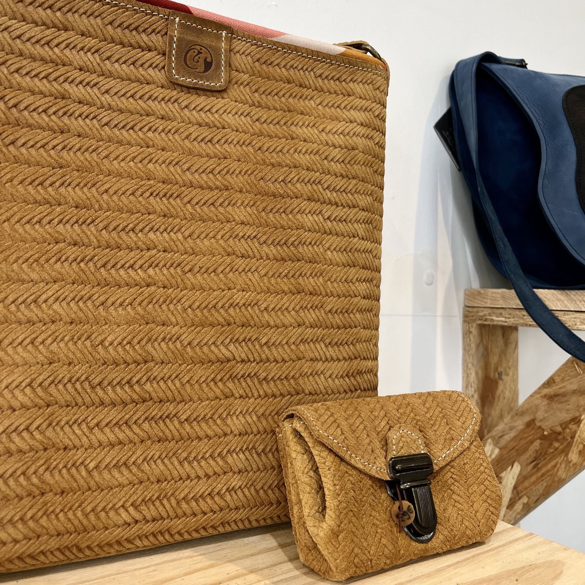 maroquinerie artisanale, sacs en cuir, accessoires, la cakoquinerie